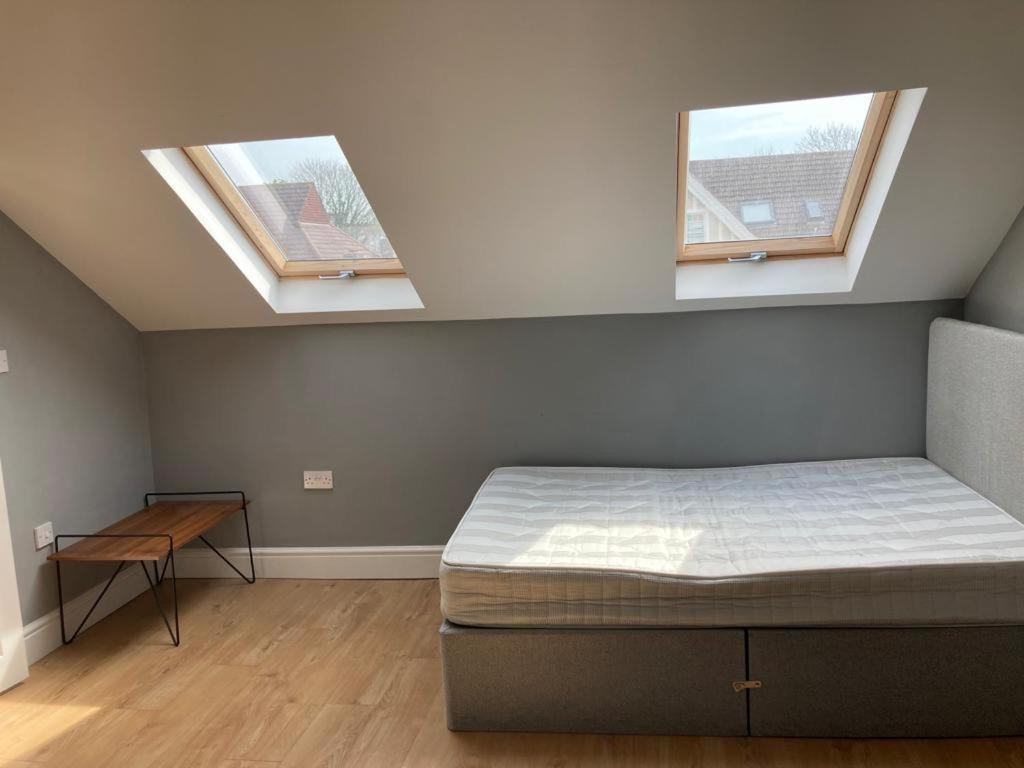 112 Gleneagle Road * Londra